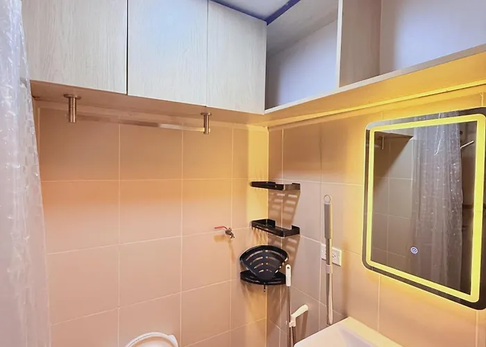 Cozy Minimalist Staycation Aparthotel